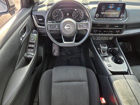 Used 2024 Nissan Rogue SV FWD image 12