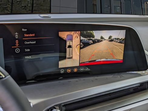 New 2026 Cadillac Vistiq Sport image 30