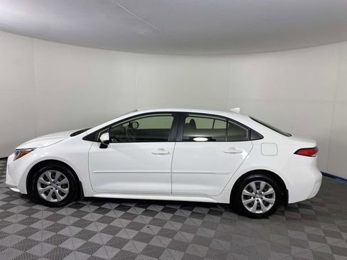 Used 2022 Toyota Corolla LE FWD image 5