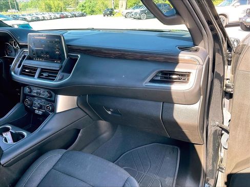 Used 2021 Chevrolet Suburban LS w/ Driver Alert Package AWD/4WD image 12