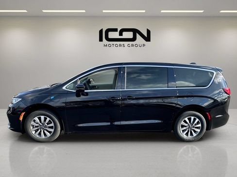 Used 2024 Chrysler Pacifica Limited FWD image 4