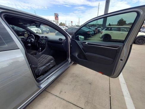 Used 2012 Volkswagen Golf 2-Door FWD image 32