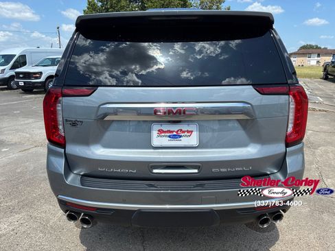 Used 2024 GMC Yukon Denali w/ Denali Reserve Package RWD image 11