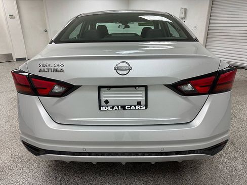 Used 2023 Nissan Altima 2.5 S FWD image 6