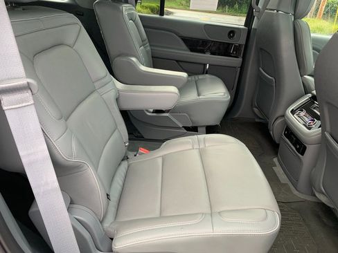 Used 2018 Lincoln Navigator Reserve w/ Technology Package AWD/4WD image 16