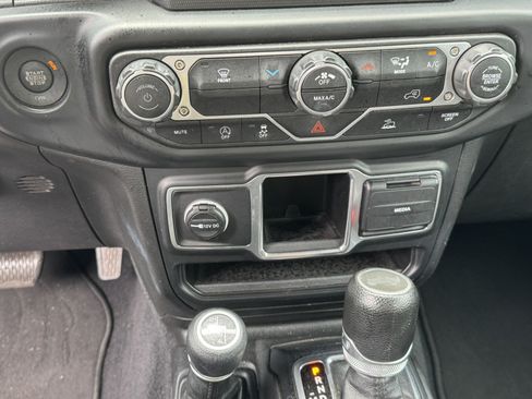 Used 2023 Jeep Wrangler Unlimited Sport AWD/4WD image 28
