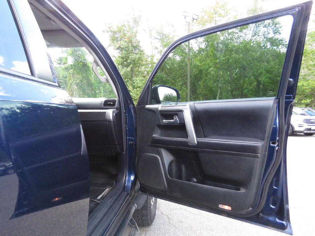 Used 2019 Toyota 4Runner SR5 AWD/4WD image 12