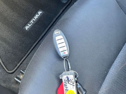 Used 2025 Nissan Altima 2.5 SV image 21