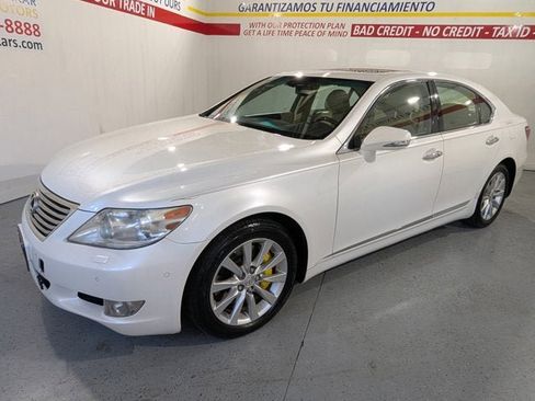 Used 2011 Lexus LS 460 AWD w/ Comfort Pkg image 3