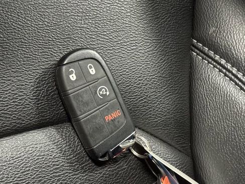 Certified 2025 Jeep Compass Limited image 25