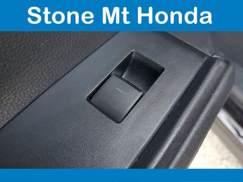 Used 2021 Toyota Highlander LE image 16