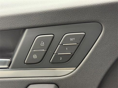 Certified 2025 Audi Q5 2.0T Premium image 10