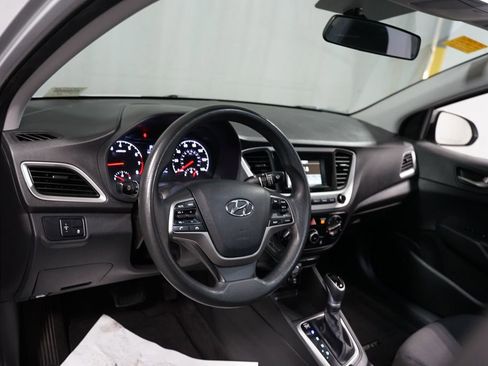 Used 2022 Hyundai Accent SE image 11