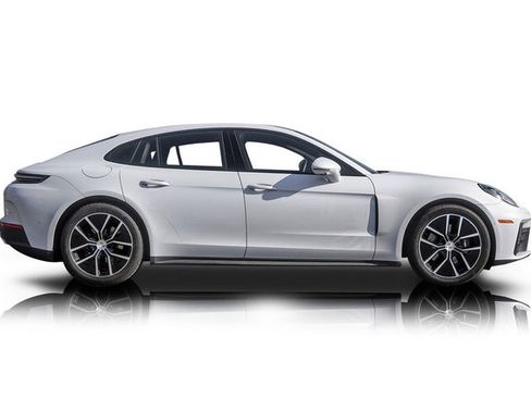 Used 2024 Porsche Panamera 4 w/ Premium Package image 2