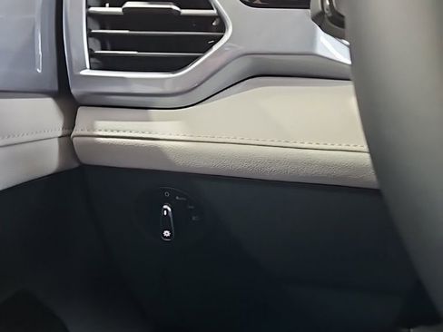 New 2026 Volkswagen Taos SEL AWD/4WD image 36