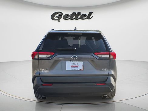 Used 2021 Toyota RAV4 XLE w/ Convenience Package AWD/4WD image 6