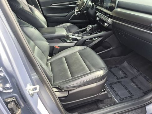 Used 2025 Kia Telluride S FWD image 28