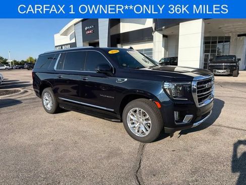 Used 2022 GMC Yukon XL SLT w/ SLT Luxury Package AWD/4WD image 2