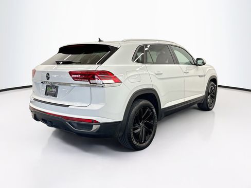Used 2023 Volkswagen Atlas Cross Sport SE w/ Panoramic Sunroof Package FWD image 9