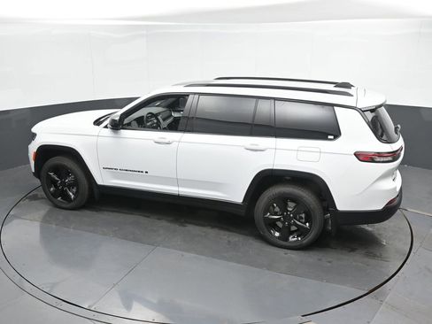 New 2025 Jeep Grand Cherokee L Altitude image 37