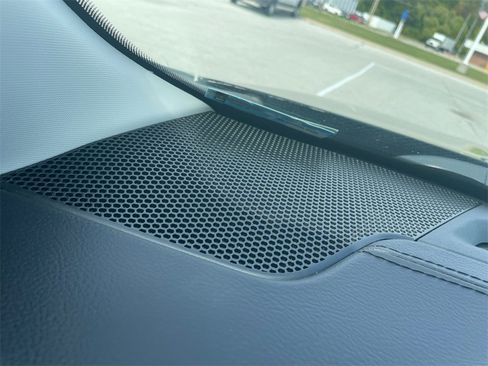 Used 2021 Jeep Cherokee Latitude Plus image 24