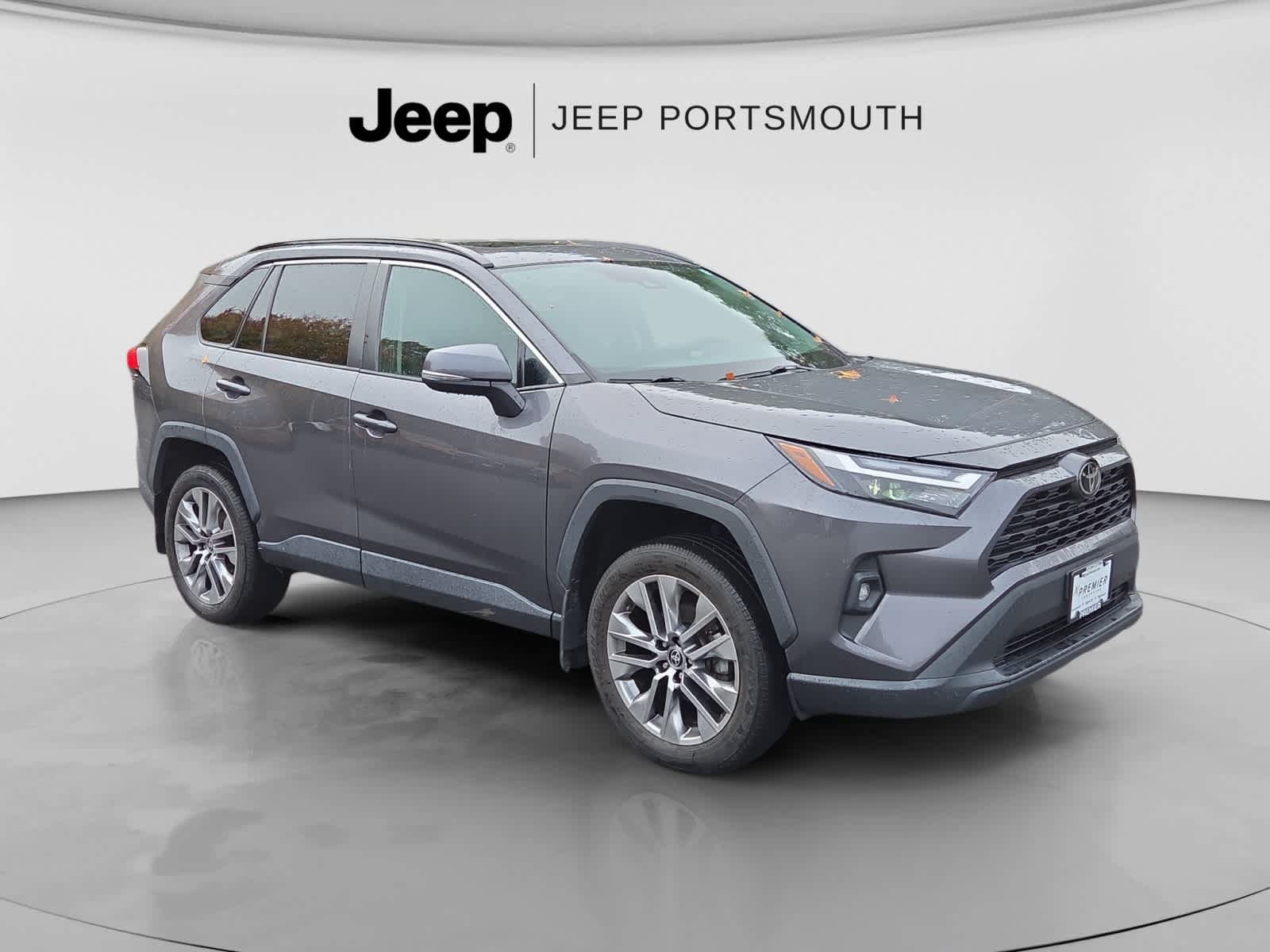 Used 2022 Toyota RAV4 XLE Premium AWD/4WD image 2