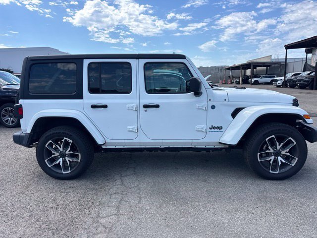 Used 2024 Jeep Wrangler Unlimited AWD/4WD image 4