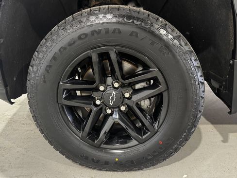 Used 2022 Chevrolet Silverado 1500 Custom Trail Boss w/ LPO, Dark Essentials Package AWD/4WD image 8
