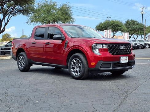 Used 2025 Ford Maverick XLT w/ Equipment Group 302A AWD/4WD image 4