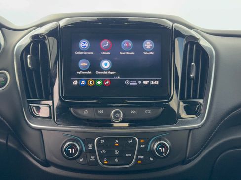 Used 2023 Chevrolet Traverse LT FWD image 23
