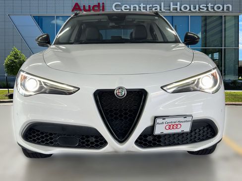 Used 2021 Alfa Romeo Stelvio Sprint w/ Nero Edizione image 6