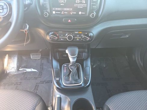 Used 2022 Kia Soul LX w/ Technology Package image 11
