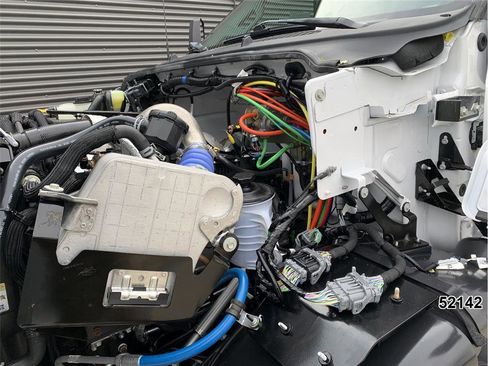 Used 2022 Ford F750 2WD Regular Cab Super Duty image 14