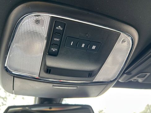 Used 2022 Dodge Charger GT image 39