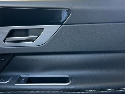 Used 2016 Jaguar XF R-Sport image 35