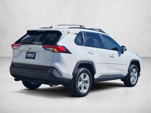 Used 2020 Toyota RAV4 XLE w/ Convenience Package FWD image 5