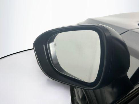 Used 2025 Nissan Rogue S FWD image 16