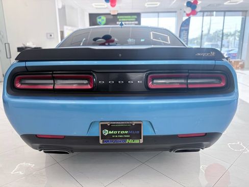 Used 2016 Dodge Challenger R/T Scat Pack w/ Leather Interior Group RWD image 10