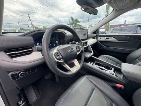 Used 2025 Ford Explorer Active w/ Active Comfort Package AWD/4WD image 26