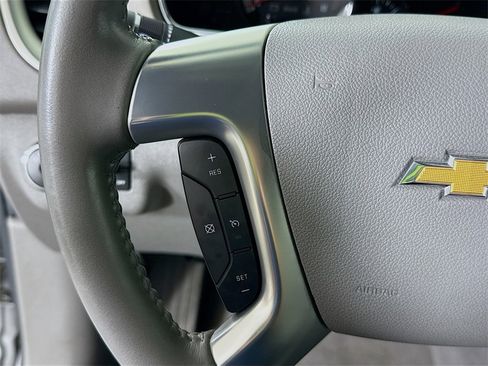 Used 2014 Chevrolet Traverse LT image 19
