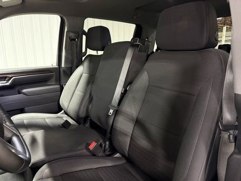 Used 2025 Chevrolet Silverado 2500 LT w/ Convenience Package image 11