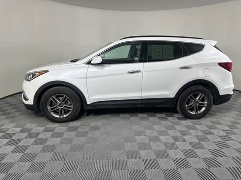 Used 2017 Hyundai Santa Fe Sport image 6