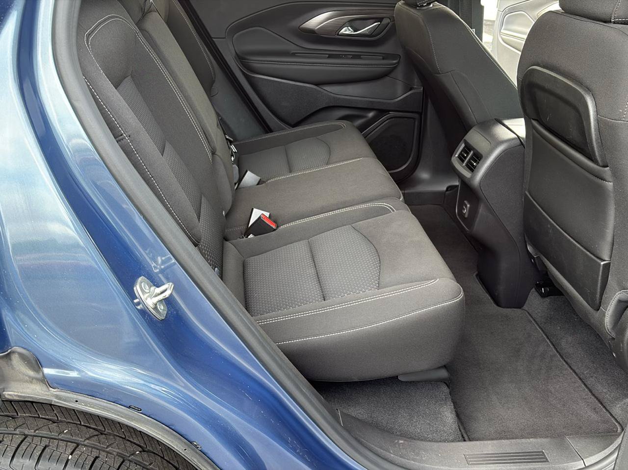 Used 2024 GMC Terrain SLE AWD/4WD image 26