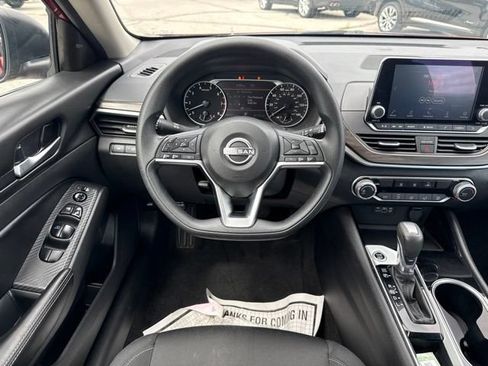 Used 2024 Nissan Altima 2.5 SV FWD image 20