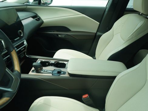 Used 2024 Lexus RX 350 Premium w/ Accessory Package (Z1) FWD image 8
