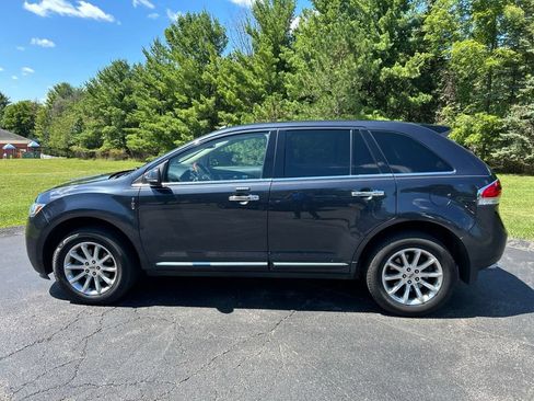 Used 2014 Lincoln MKX AWD w/ Equipment Group 102A image 4