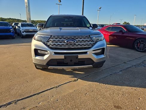 Used 2024 Ford Explorer Limited image 8
