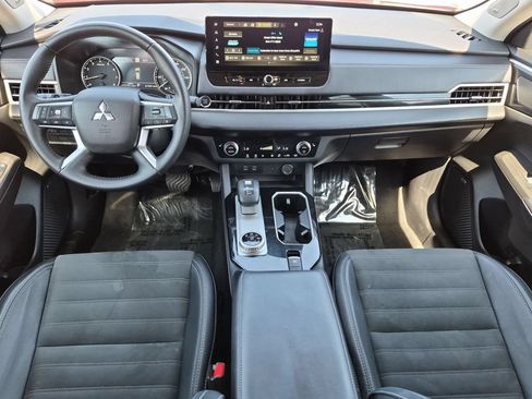 Used 2025 Mitsubishi Outlander SE AWD/4WD image 26