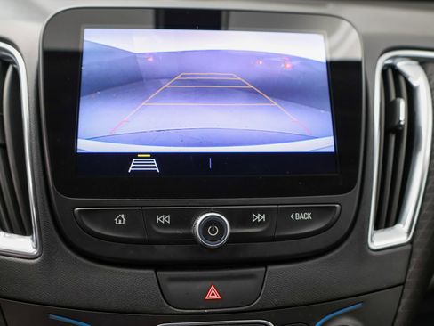 Used 2019 Chevrolet Malibu LT FWD image 9