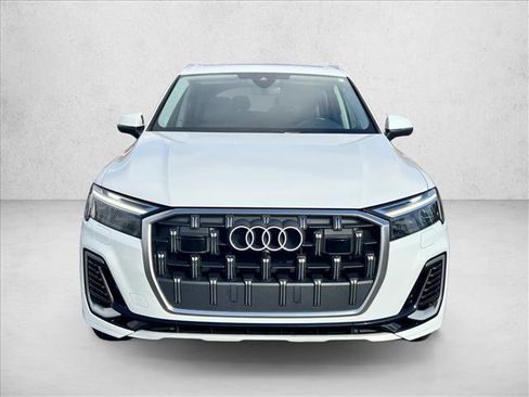 Used 2025 Audi Q7 3.0T Premium Plus AWD/4WD image 2